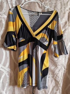HeartSoul Yellow, Black & Gray Geometric V-Neck Tunic